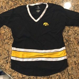 Comfy Iowa Hawkeyes gear womens L